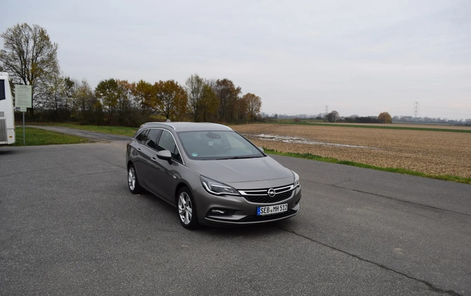 Opel Astra cena 49900 przebieg: 133800, rok produkcji 2017 z Ciechanów małe 172